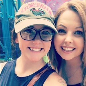 Meet your Posher, Elise